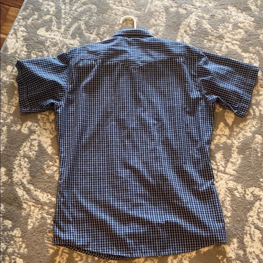 Men’s button up short sleeve shirt - Picture 2 of 5
